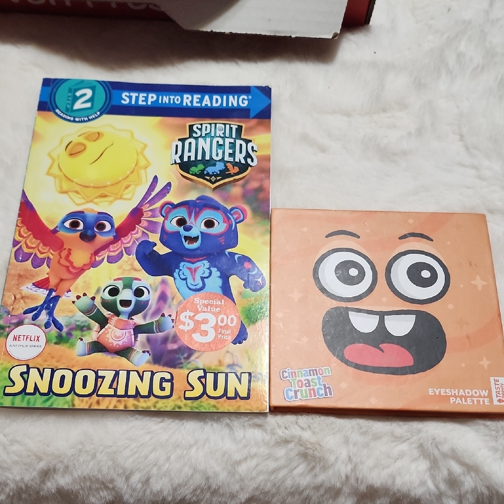 Snoozing Sun Kids Book & Eyeshadow Palette.
